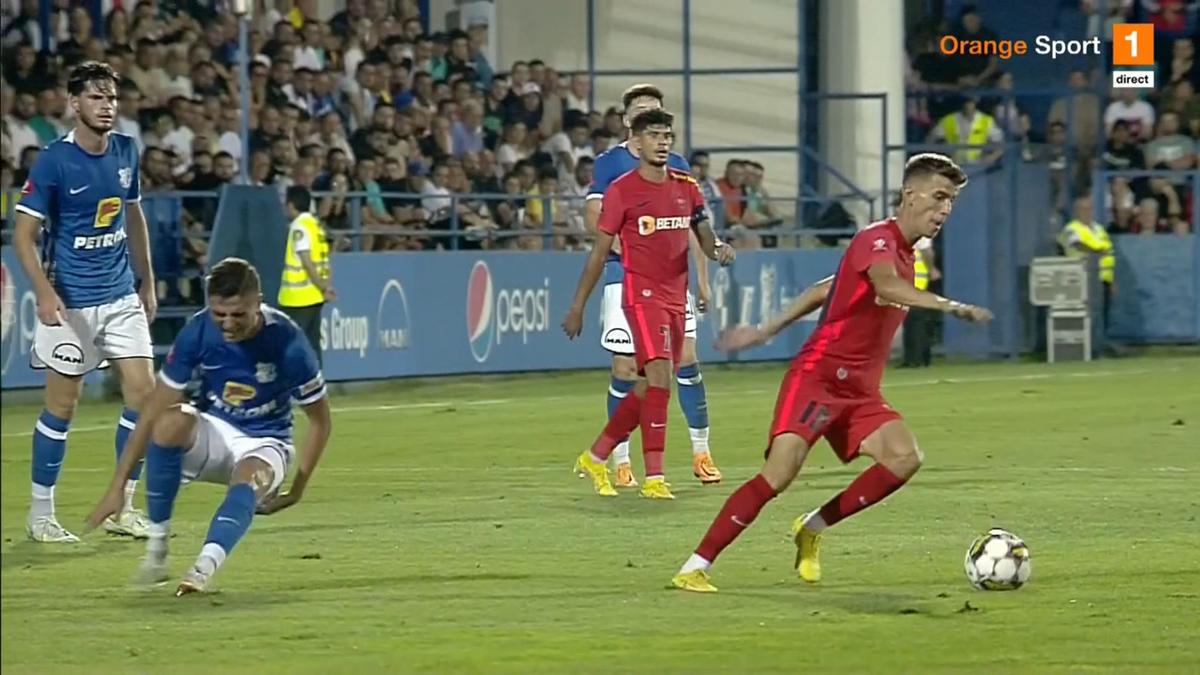 A urlat de durere! Accidentare urâtă în Farul - FCSB » A ieșit cu targa de pe teren și a izbucnit în lacrimi
