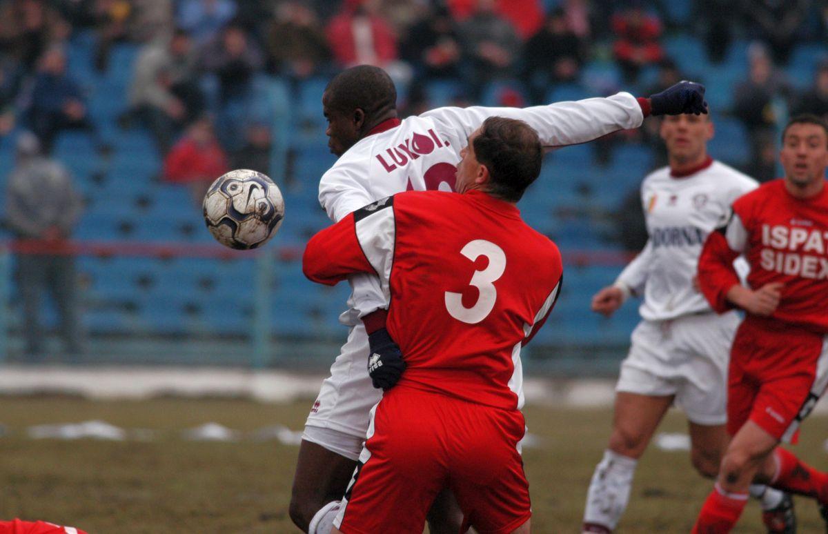 Mesajul nigerianului campion în Giulești în 2003: „Rapidule, haide că se poate să luați titlul!” + Ce îi transmite lui Copos și ce informație l-a șocat