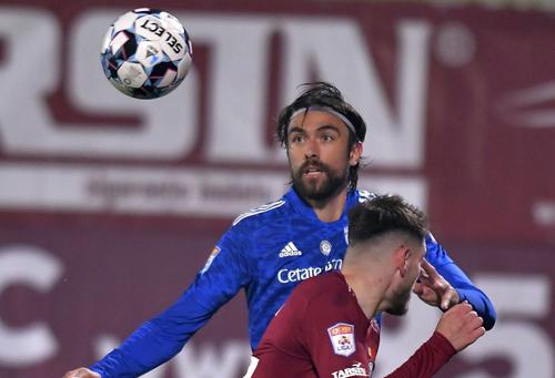 Compagno, 26
de ani, e cel mai
înalt jucător de
câmp din lotul
FCSB-ului