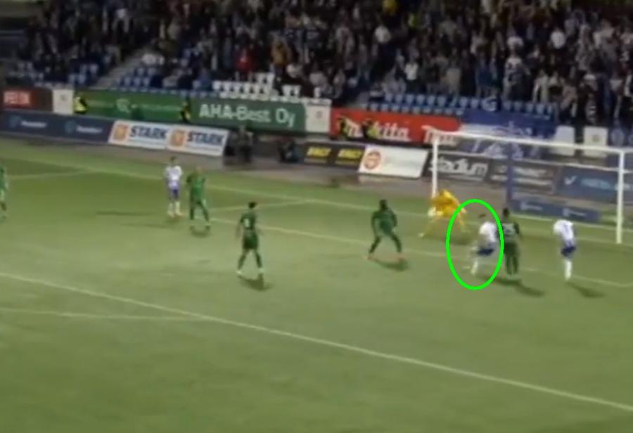 FOTO: Captură TV @Pro Arena Ne-au scos și finlandezii » Farul e eliminată în play-off-ul Conference League, după o prestație jenantă pe sinteticul din Helsinki