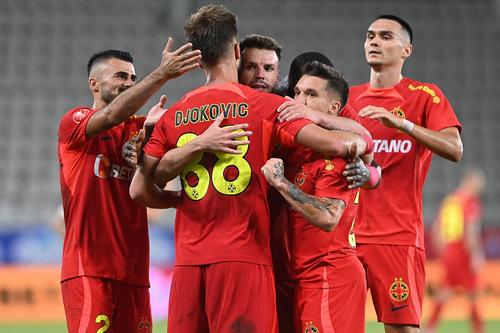 Valentin Crețu se pare că va rămâne la FCSB, deși patronul Gigi Becali declara în urmă cu 10 zile despre fundașul dreapta în vârstă de 34 de ani că „a plecat” deja de la echipă.