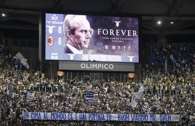 Sven-Goran Eriksson, omagiat de fanii lui Lazio înaintea duelului cu AC Milan: „Deasupra lumii, unde te afli tu”