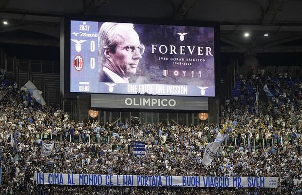 Sven-Goran Eriksson, omagiat de fanii lui Lazio înaintea duelului cu AC Milan: „Deasupra lumii, unde te afli tu”