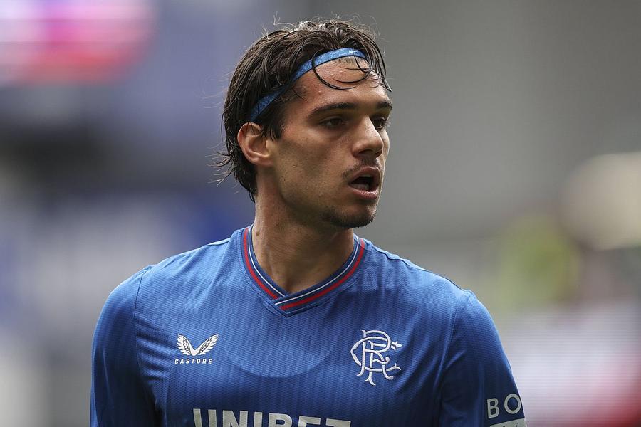 Ianis Hagi a fost trecut pe linie moartă la Rangers Fostul internațional cu 60 de selecții pentru România: „Mircea Lucescu tocmai a pus presiune pe Rangers”