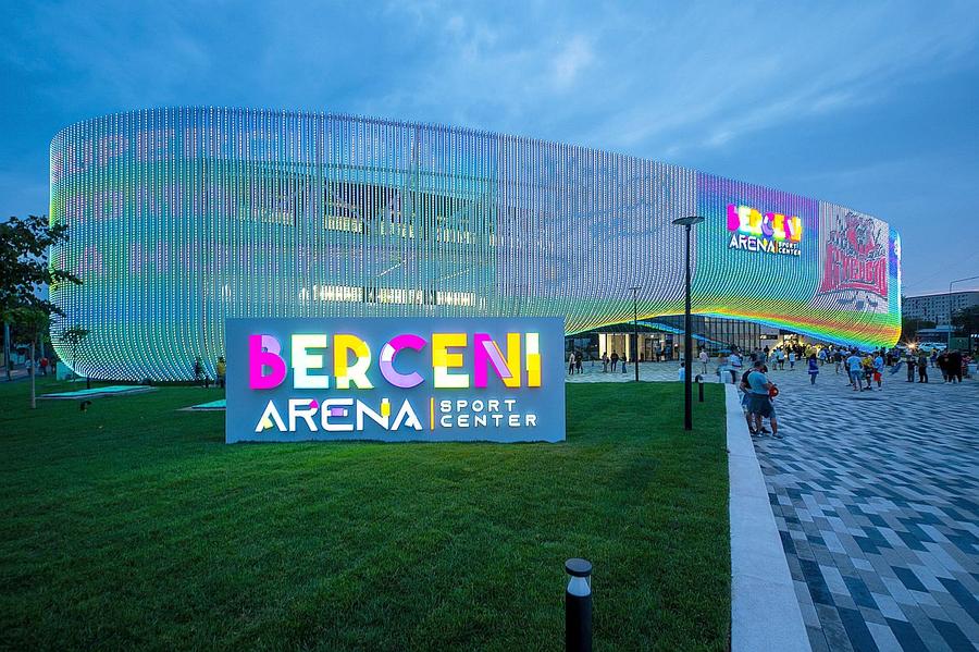 Berceni Arena, noul patinoar din București, a fost inaugurat în această seară // foto: Raed Krishan (GSP) În sfârșit, avem patinoar!