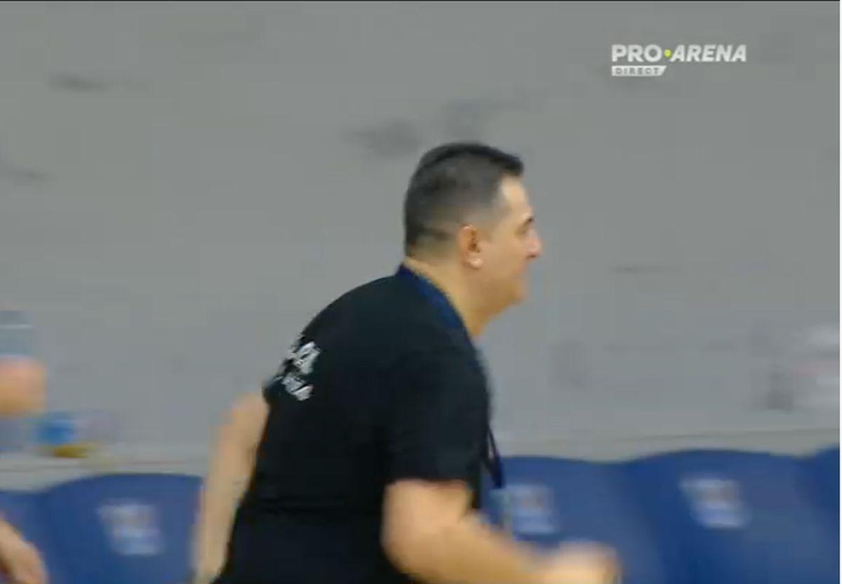 Scandal după debutul cu eșec! Florentin Pera a sărit la oficiali: a fost oprit de propriile handbaliste » Toate rezultatele etapei + Clasamentul