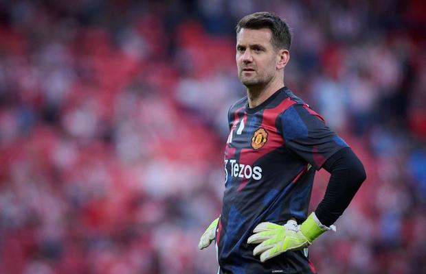 Onana, Bayindir sau....? Pe cine vor jucătorii în poarta lui Manchester United!