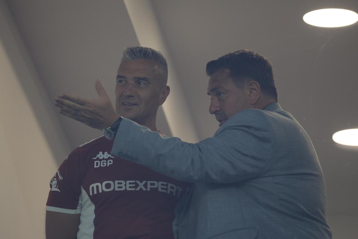 Mircea Rednic, prima apariție după tragedia din familie + Pancu, surprins lângă un celebru cântăreț român la Rapid - Universitatea Craiova