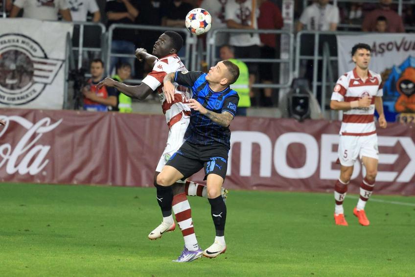 Doumbia, fotbalistul Rapidului (stânga) / FOTO: Ionuț Iordache (GSP.ro)