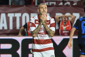 Râde de Filip Stojilkovic: „Rapid să își ia atacant! Dau fundașii mai multe goluri decât el”