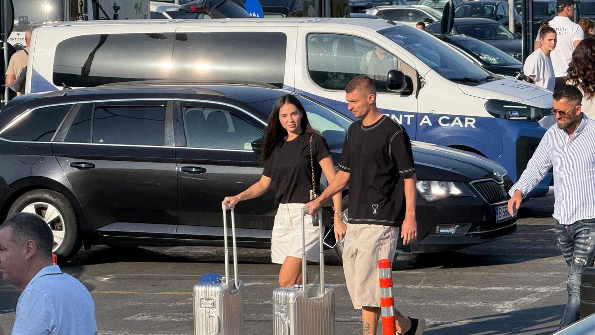 Florin Tănase a plecat în Cipru. Imagini de la aeroport