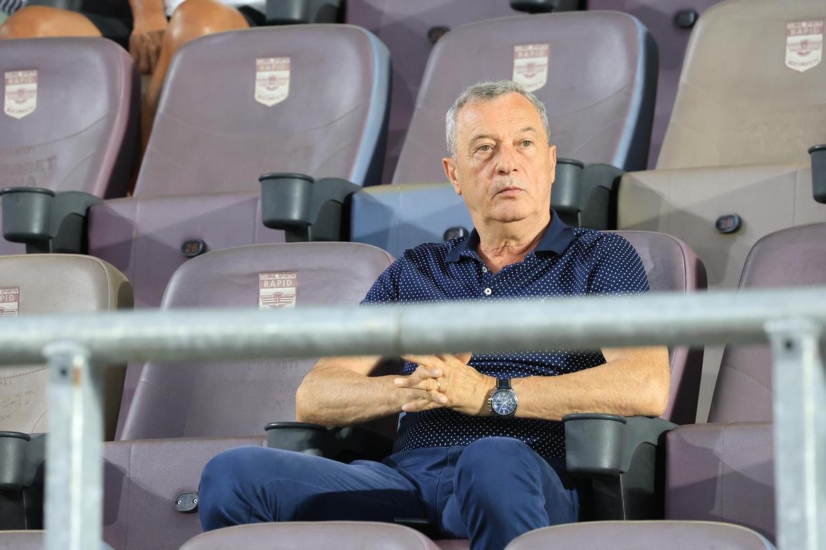 Mircea Rednic, Daniel Pancu, Horia Brenciu, Andi Moisescu și Gheorghe Hagi la Rapid - Universitatea Craiova