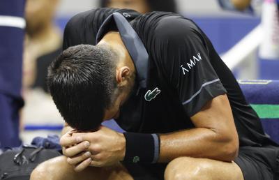 Șoc la US Open! Novak Djokovic a fost eliminat în primul tur » Sârbul a vomitat pe teren