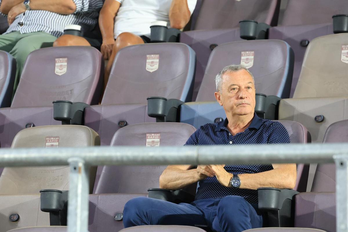 Mircea Rednic, Daniel Pancu, Horia Brenciu, Andi Moisescu și Gheorghe Hagi la Rapid - Universitatea Craiova