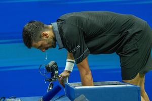 „Am detestat fiecare moment petrecut pe teren” » Novak Djokovic, brutal după eliminarea de la US Open: „Mă gândesc cât de mult pot continua”