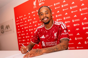 Liverpool s-a întărit în atac: Bradley Barcola, prezentat oficial de „cormorani”