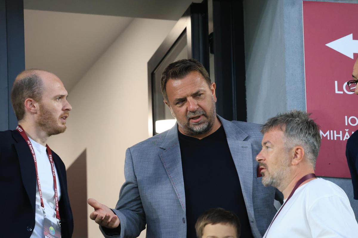 Mircea Rednic, Daniel Pancu, Horia Brenciu, Andi Moisescu și Gheorghe Hagi la Rapid - Universitatea Craiova