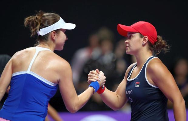 TURNEUL CAMPIOANELOR // VIDEO Ashleigh Barty și Belinda Bencic s-au calificat în semifinale la Turneul Campioanelor