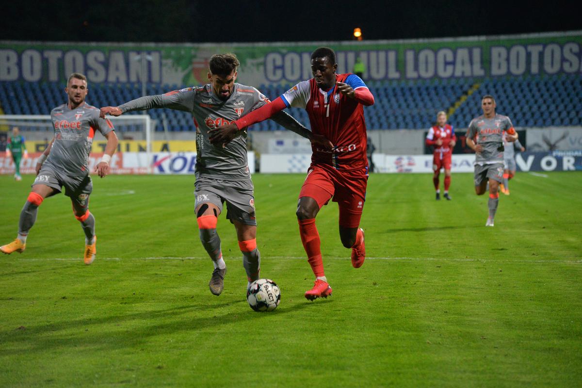 FC BOTOȘANI - UTA 2-3. Marius Croitoru a luat foc: „N-ai ce căuta, bă, ca arbitru în Liga 1! Își bate joc de noi! E prea mult, să-și rupă ecusoanele!”