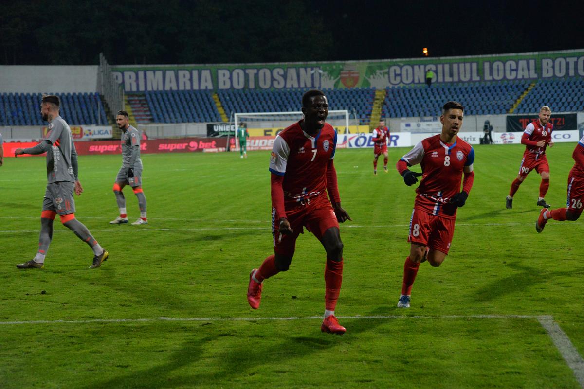 FC BOTOȘANI - UTA 2-3. Marius Croitoru a luat foc: „N-ai ce căuta, bă, ca arbitru în Liga 1! Își bate joc de noi! E prea mult, să-și rupă ecusoanele!”