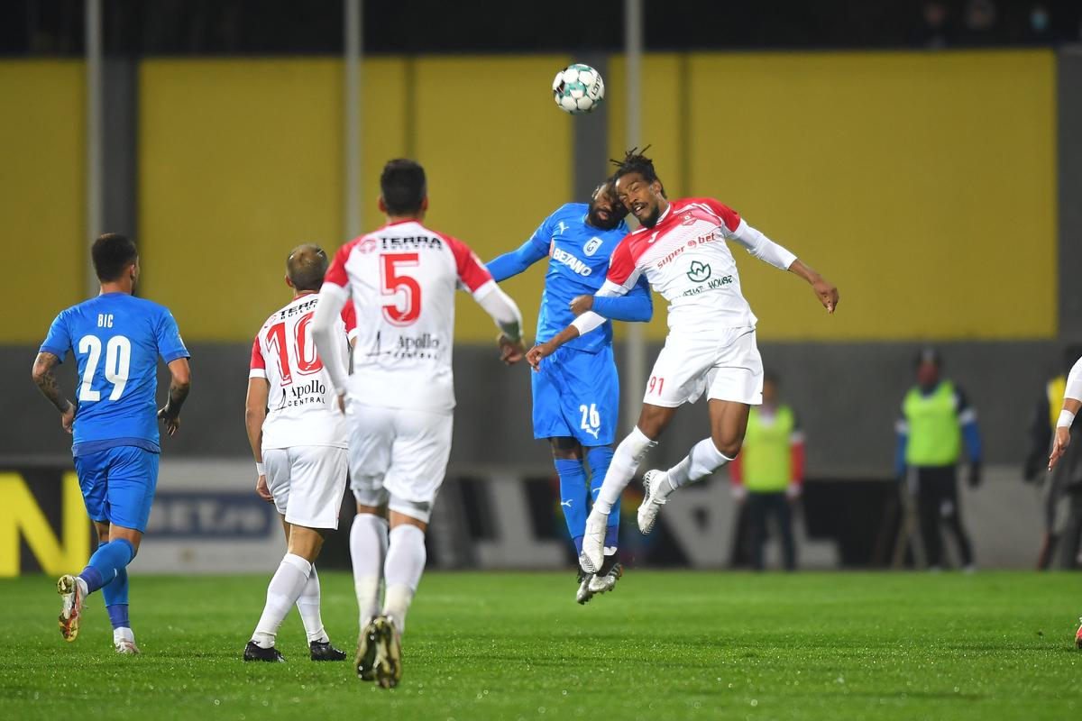 HERMANNSTADT - CRAIOVA 0-1. Oltenii, criticați și după victorii: „Foarte slab jocul! Nu te duce la titlul de campioană”