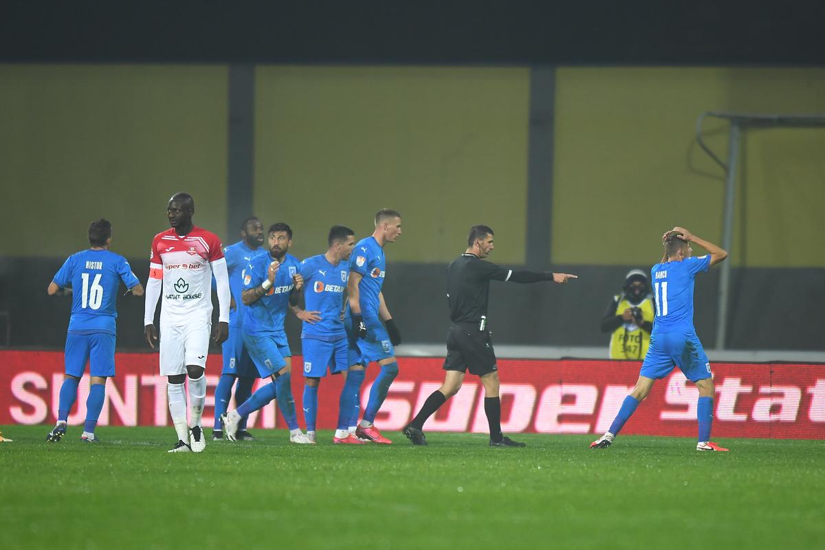 Penalty contestat de Craiova în meciul cu Hermannstadt! Marcel Bîrsan nu a stat pe gânduri