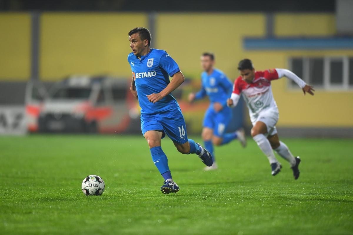 Penalty contestat de Craiova în meciul cu Hermannstadt! Marcel Bîrsan nu a stat pe gânduri