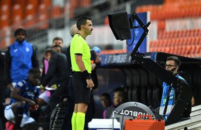 EXCLUSIV Jigniri ale unui patron din Liga 1 la adresa conducătorilor fotbalului românesc: „Toți idioții care ne conduc nu sunt în stare să introducă VAR-ul! Sunt ca un lup rănit”