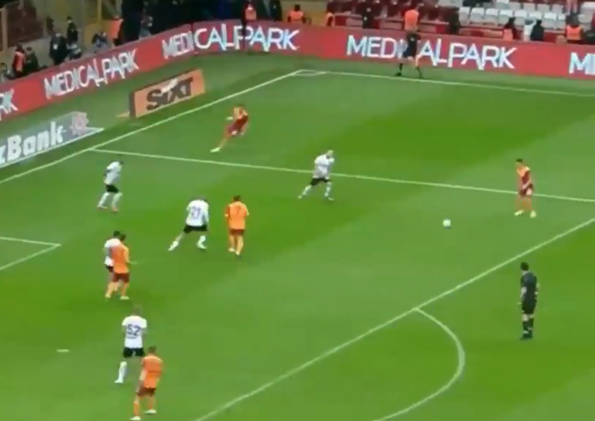 Moruțan, gol superb în Galatasaray - Gaziantep