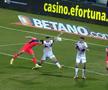 Momentul când lovitura de cap a lui Vali Gheorghe lovește brațul fundașului argeșean