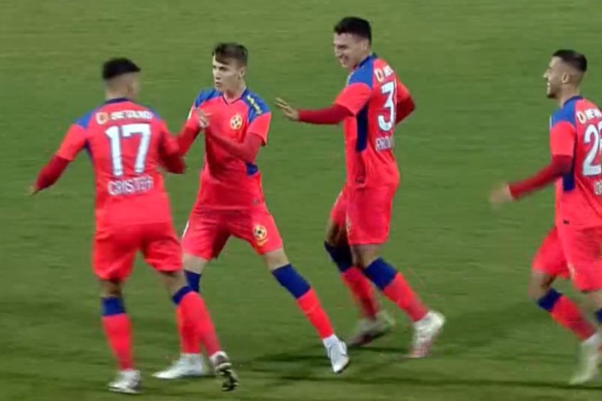 FCSB - FC Argeș. Octavian Popescu (18 ani, extremă stânga) a marcat la 9 minute după ce a intrat pe gazon.
