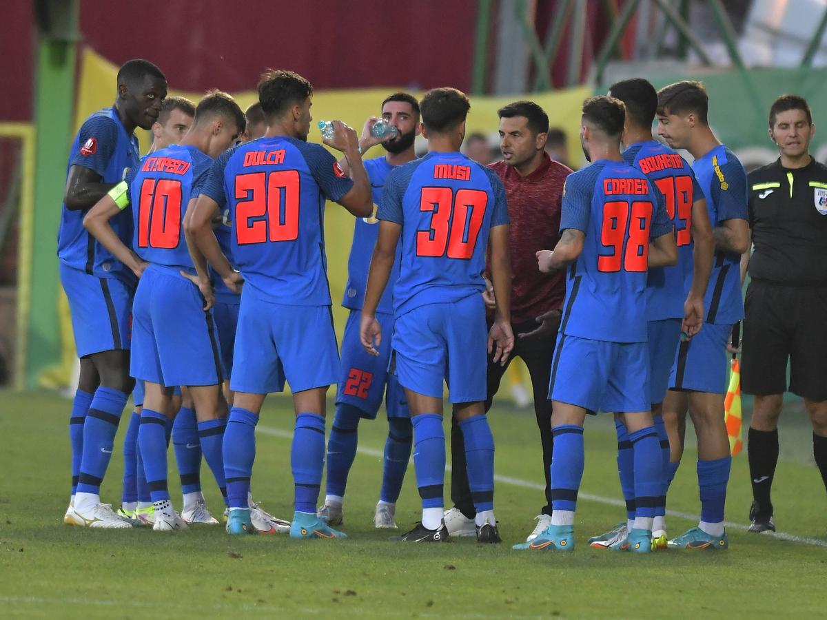 Conflict în vestiarul celor de la FCSB » Gigi Becali: „Am înțeles că s-a certat cu Dică! Foarte bine i-a făcut”