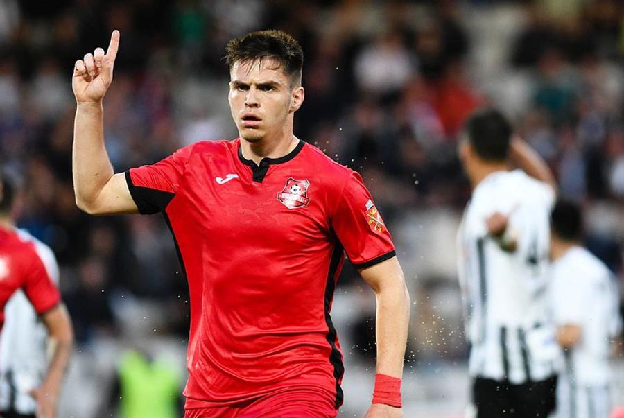 Daniel Paraschiv, al doilea golgeter al Ligii 1 Florin Răducioiu are un remarcat-surpriză în Liga 1: „Îmi place foarte mult, e inteligent! S-ar potrivit perfect în echipa lui Hagi”