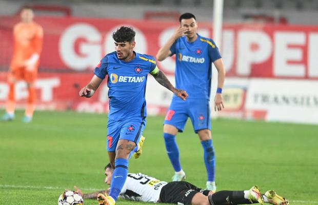 Prestația celor de la FCSB, făcută praf după prima repriză a meciului cu U Cluj: „Echipă fără antrenor!” / „Ce posesie e aia? Lălăială!”