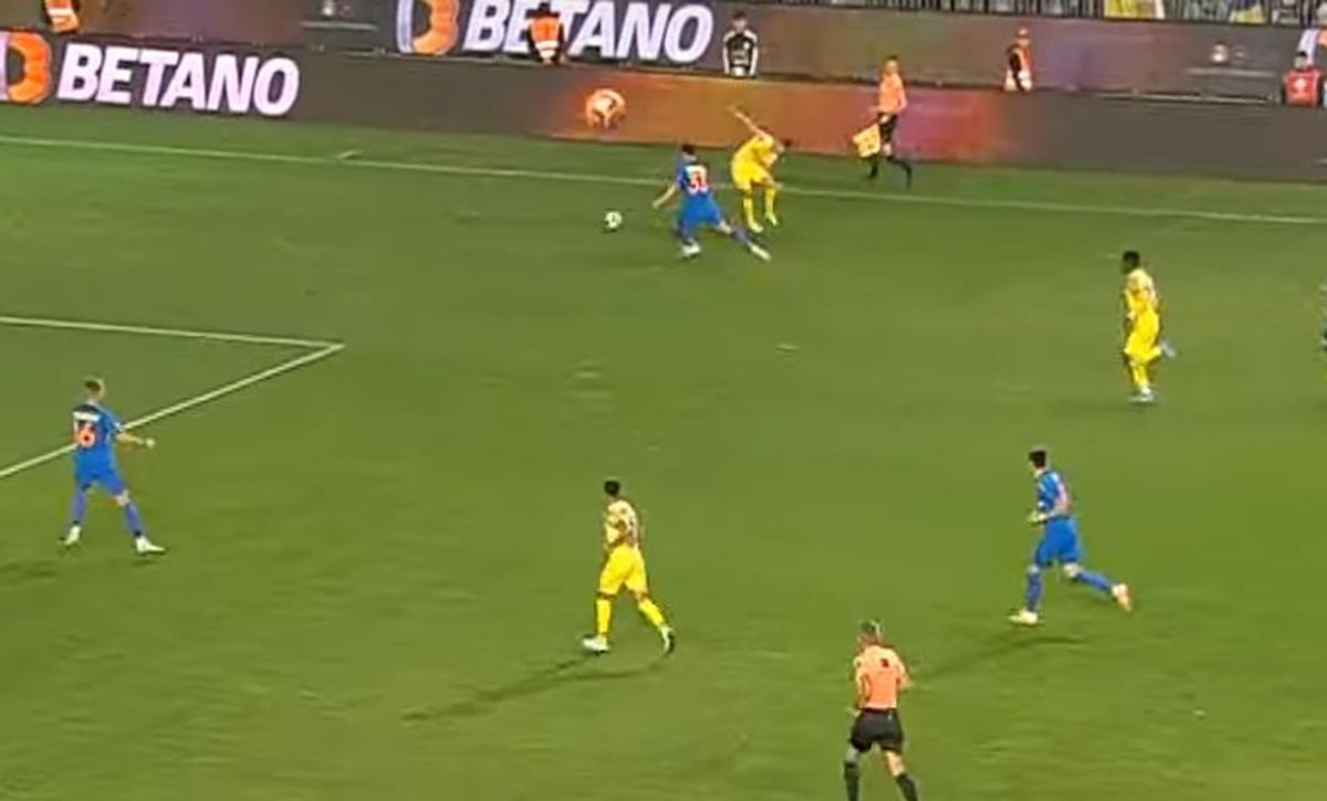 Duelul Radunovic - Radulescu din FCSB - Petrolul