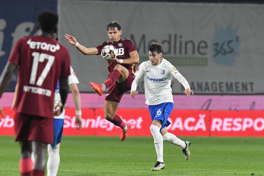 Fotbalistul de 20 de ani care i-a luat ochii lui Basarab Panduru: „Fiţi atenţi aici!”