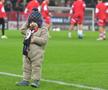 Pui de „câine”, cu puțin timp înaintea fluierului de start din Dinamo - FCSB. Foto: Cristi Preda, GSP