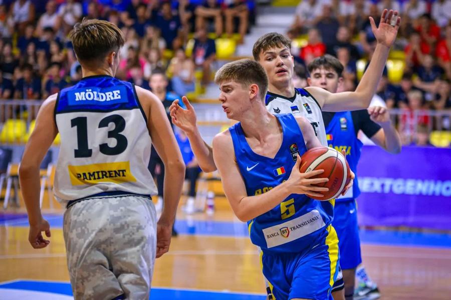Ștefan Bănică, la Campionatul European U16, divizia B/Foto: FIBA Mărturiile zguduitoare ale unui campion mondial din România, care locuiește în Valencia: „Soția mea a fugit cu jumătate de roată în apă, cu 20 de minute înainte de furtună!” » Scene ireale în supermarket: „Au luat și biscuiții de câini”