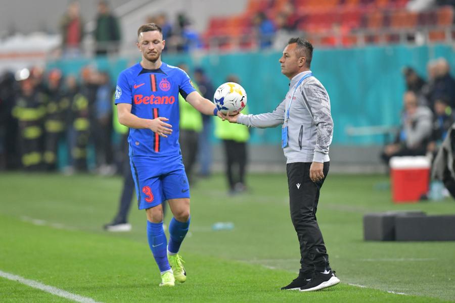 Ionuț Panțîru vs. Florentin Petre, un duel greu de imaginat. Foto: Cristi Preda, GSP 7 momente inedite surprinse de GSP la derby-ul Dinamo - FCSB » Gestul lui Darius Olaru de după accidentare și ironia supremă de la tribuna 1