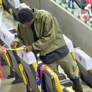 Joyskim Dawa a semnat autografe la Dinamo - FCSB / foto: GSP.ro