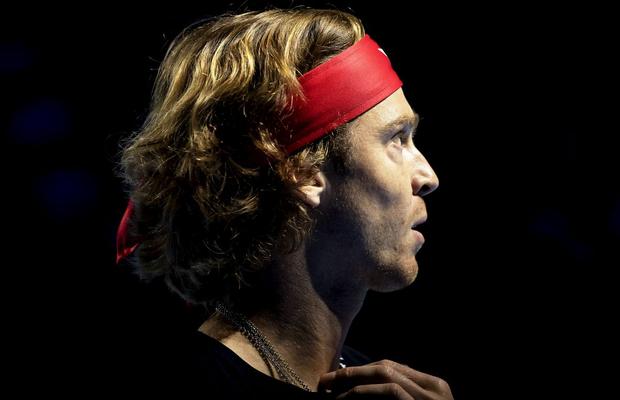 „Mama lui a spus: «Ești o vagaboandă grasă», apoi a lovit-o cu racheta” » Rusul Andrey Rublev se prăbușește mental pe teren, iar jurnaliștii au venit cu o explicație șocantă!