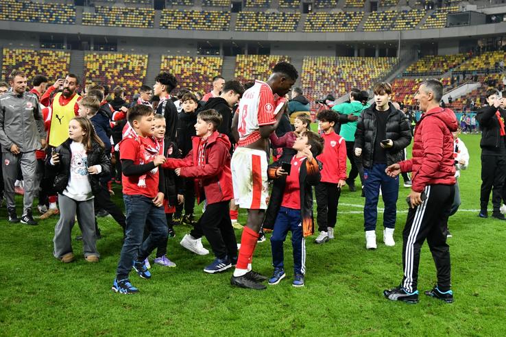 Sărbătoare pe gazon după Dinamo - CFR Cluj / Foto: Cristi Preda (GSP)