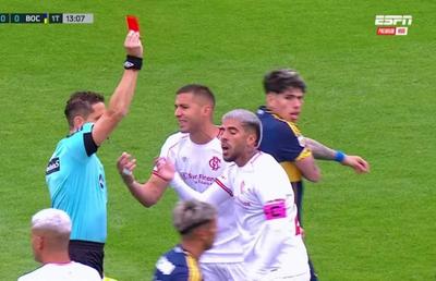 Președintele Federației n-a stat la discuții » Arbitru de top, suspendat pentru un cartonaș roșu „nepotrivit”!
