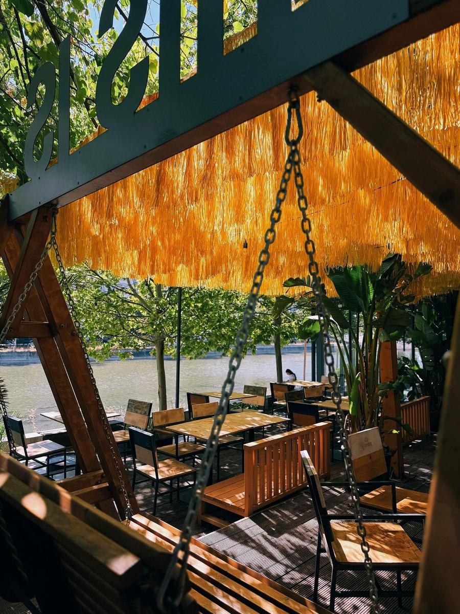 Naked Kitchen & Beach Bar – Experiența ta de eveniment relaxat, cu vibe de beach bar, chiar în centrul Bucureștiului