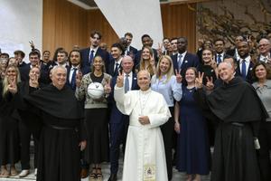 Papa Leon al XIV-lea a primit, la Vatican, vizita echipelor de baschet ale universității americane pe care a absolvit-o