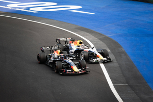Max Verstappen și Liam Lawson, sancționați după un incident în antrenamentele din Mexic