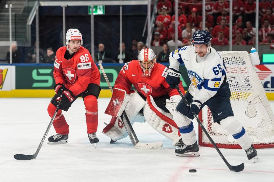 Fază din finala Campionatului Mondial de hochei 2026, Finlanda - Elveția Foto: Imago Images Tribunalul de Arbitraj Sportiv a decis că echipele naționale ale Rusiei pot participa la Campionatele Mondiale din sezonul 2026-2027