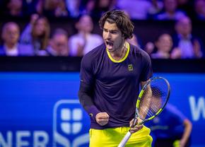 Carlos Alcaraz, primul finalist al turneului de la Viena! Victorie în două seturi cu Daniil Medvedev