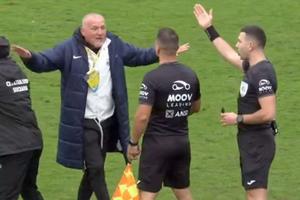 „Marsilia 2.0” » Scene neverosimile în Liga 2! Grigoraș s-a năpustit spre arbitru: oprit cu greu de directorul sportiv