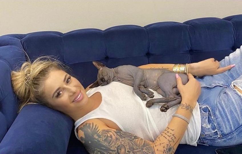 Anamaria Prodan (48 de ani) își petrece revelionul la Dubai. Cu câteva ore înainte de miezul nopții, impresara a postat o fotografie cu Damjan Djokovic (30 de ani), mijlocașul campioanei CFR Cluj.